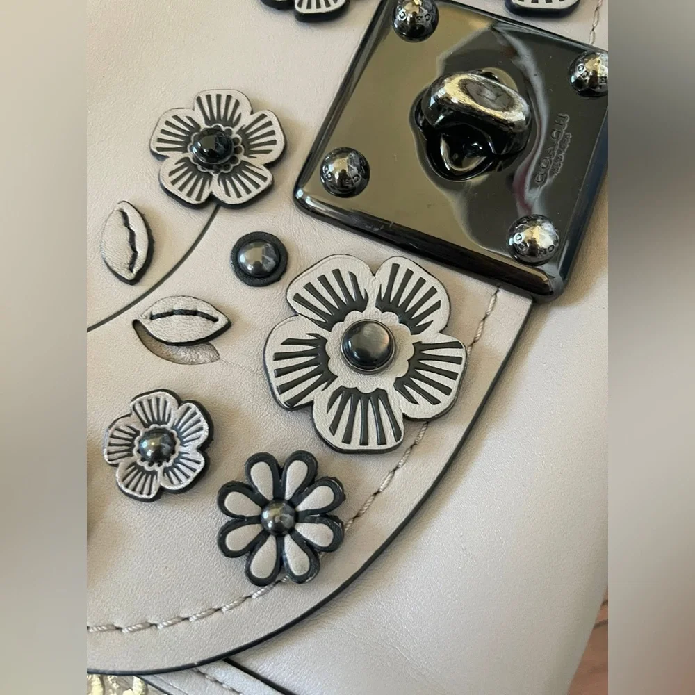 Coach Tea Rose Drifter (needs TLC) - Picture 4 of 8